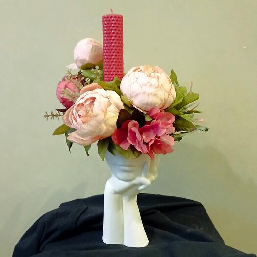 Девушка с Пионами(искусственные цветы)