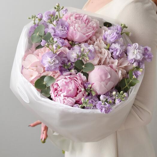 Fragrant author's bouquet "Venice" with peonies of Sarah Bernard and hydrangea