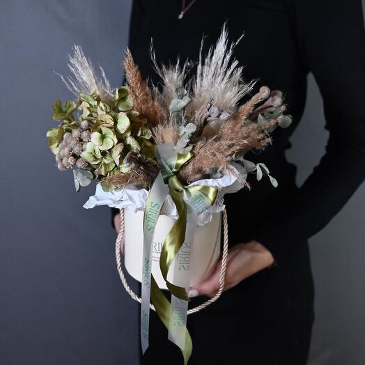 Dry -flowers composition for interior