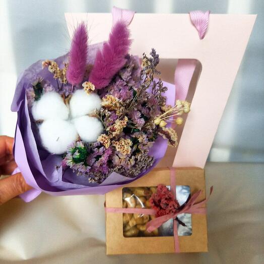 Designer bouquet of dried flowers with walnut-fruit compliment