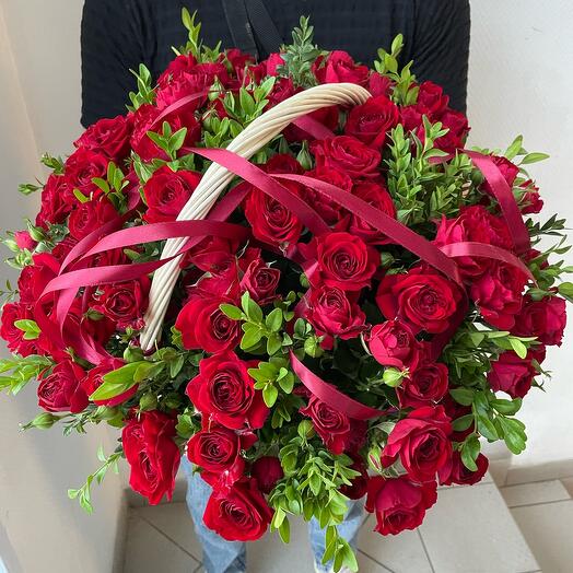 Basket with roses