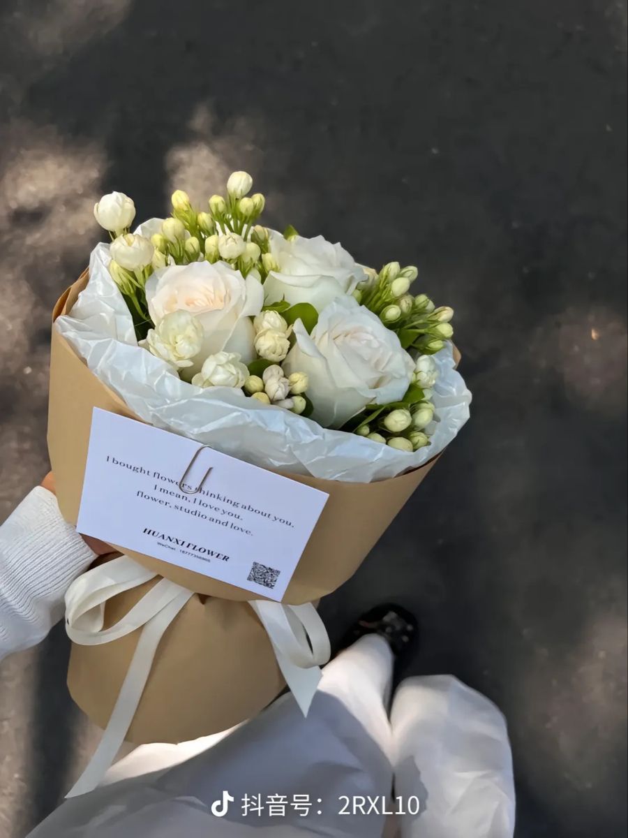 Luxurious mono bouquet 🌸