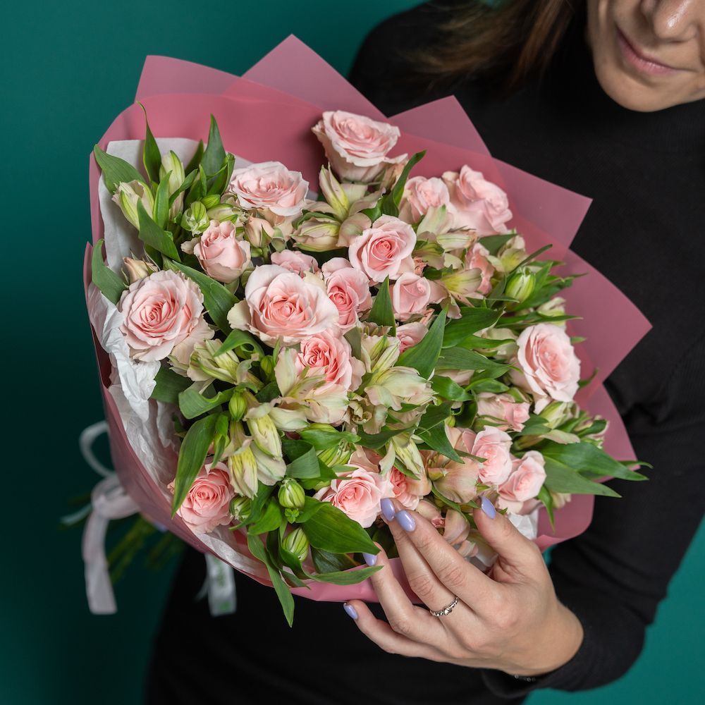 Luxurious author’s bouquet 🌷✨ 