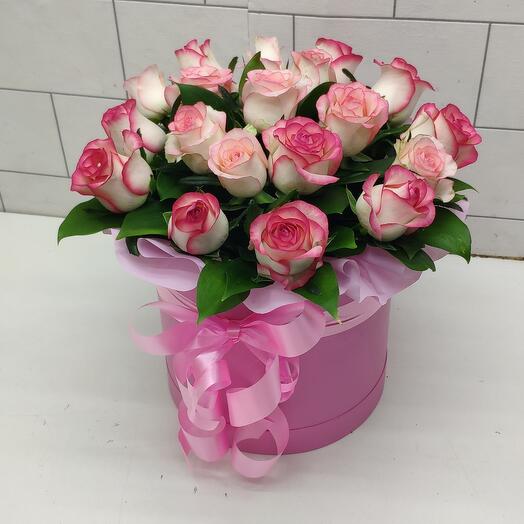 Rose in a box 19 pieces