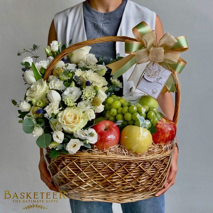 Романтичный сюрприз в корзине 💐