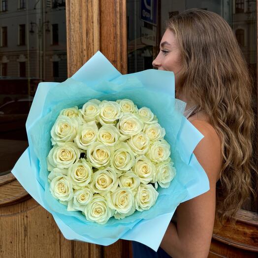 25 white roses Premium