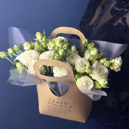 Сумочка с пионовидными розами «Моя единственная»