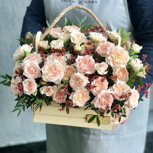 Bush roses in a cappuccino box