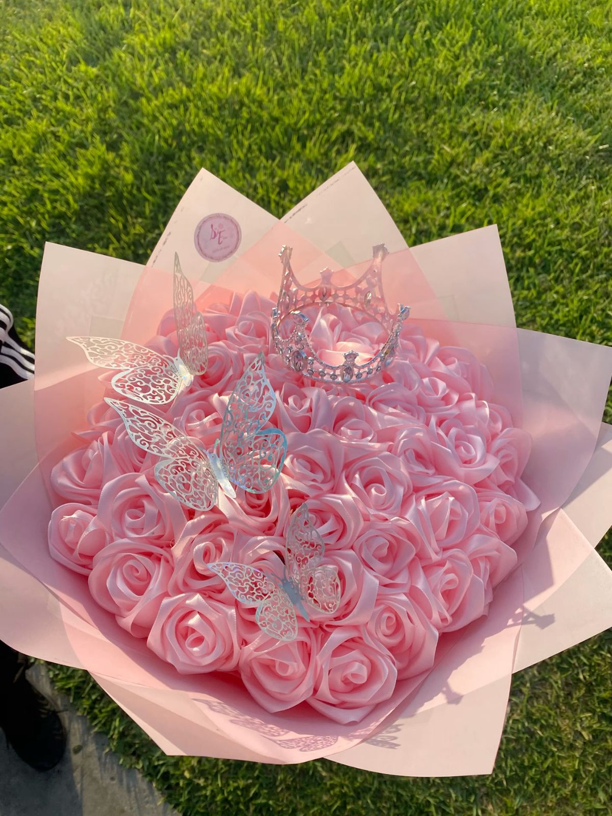 15 розовых роз