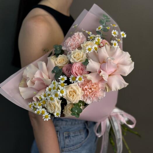 Promotion of a day with a discount of 30%🎁 Bouquet with French rose and daisies with delivery by mosvka