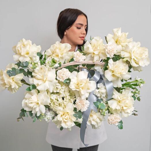 Premium Basket with Snow White flowers