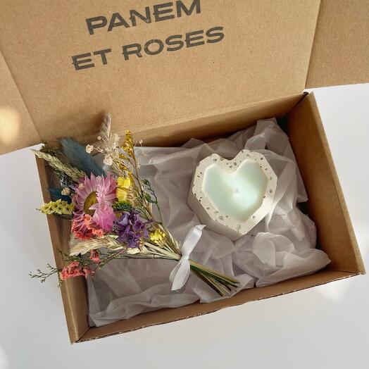 Gift set / bouquet and candle heart