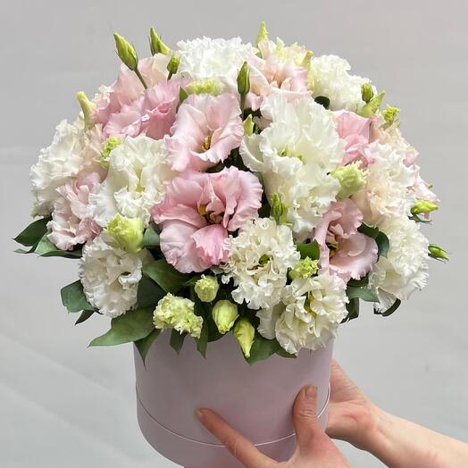 Шляпная коробка из эустомы