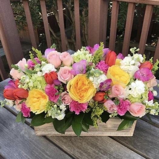 Ящик летних цветов