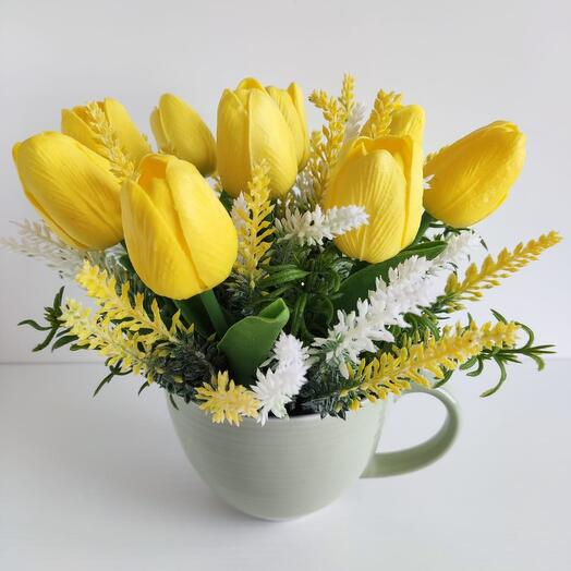 The composition "Yellow Tulip"