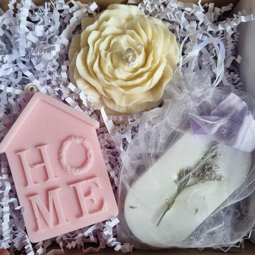 Set (3). Candles and aromatic Sasha