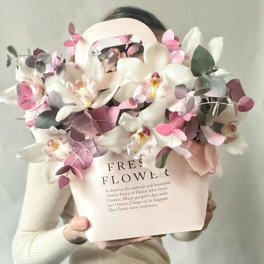 Композиция с орхидеями