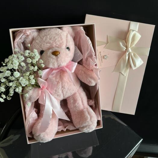 Подарочный мишка с букетиком для девочки