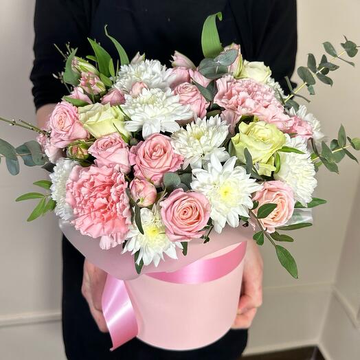 Цветы в коробке нежность