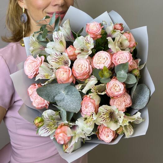Summer bouquet Pastel: bush pionivate roses with alstromeria