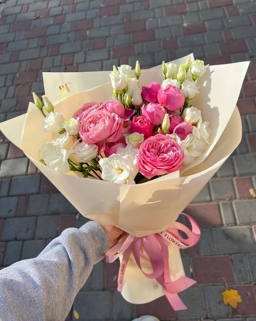 Elegant floral composition 💮