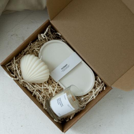 Подарочный набор из 2-х свечей и подставки «Табак и бергамот»