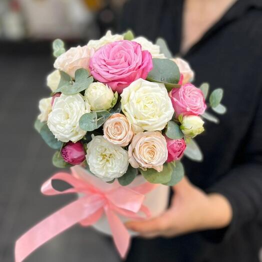 Pionovid bush rose in a hat box. Corporate bouquet