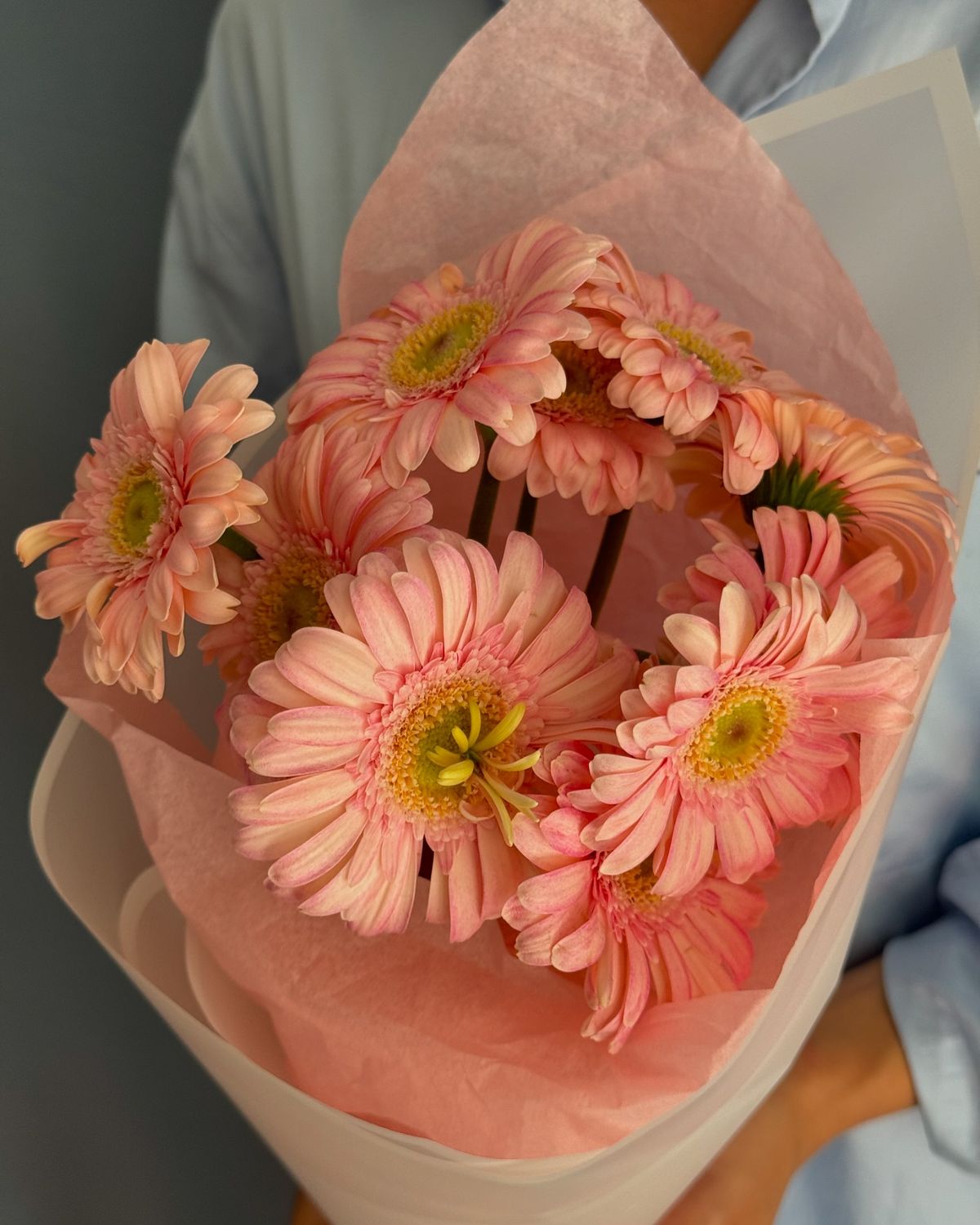 Festive mono bouquet 🎉