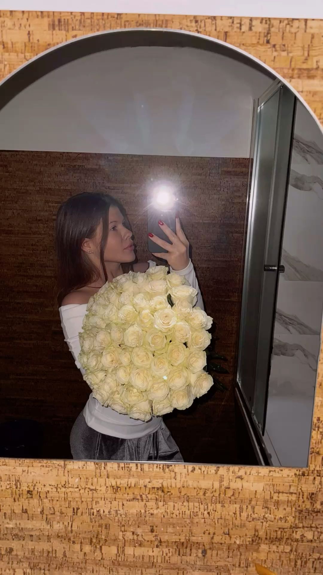 51 розы белые премиум