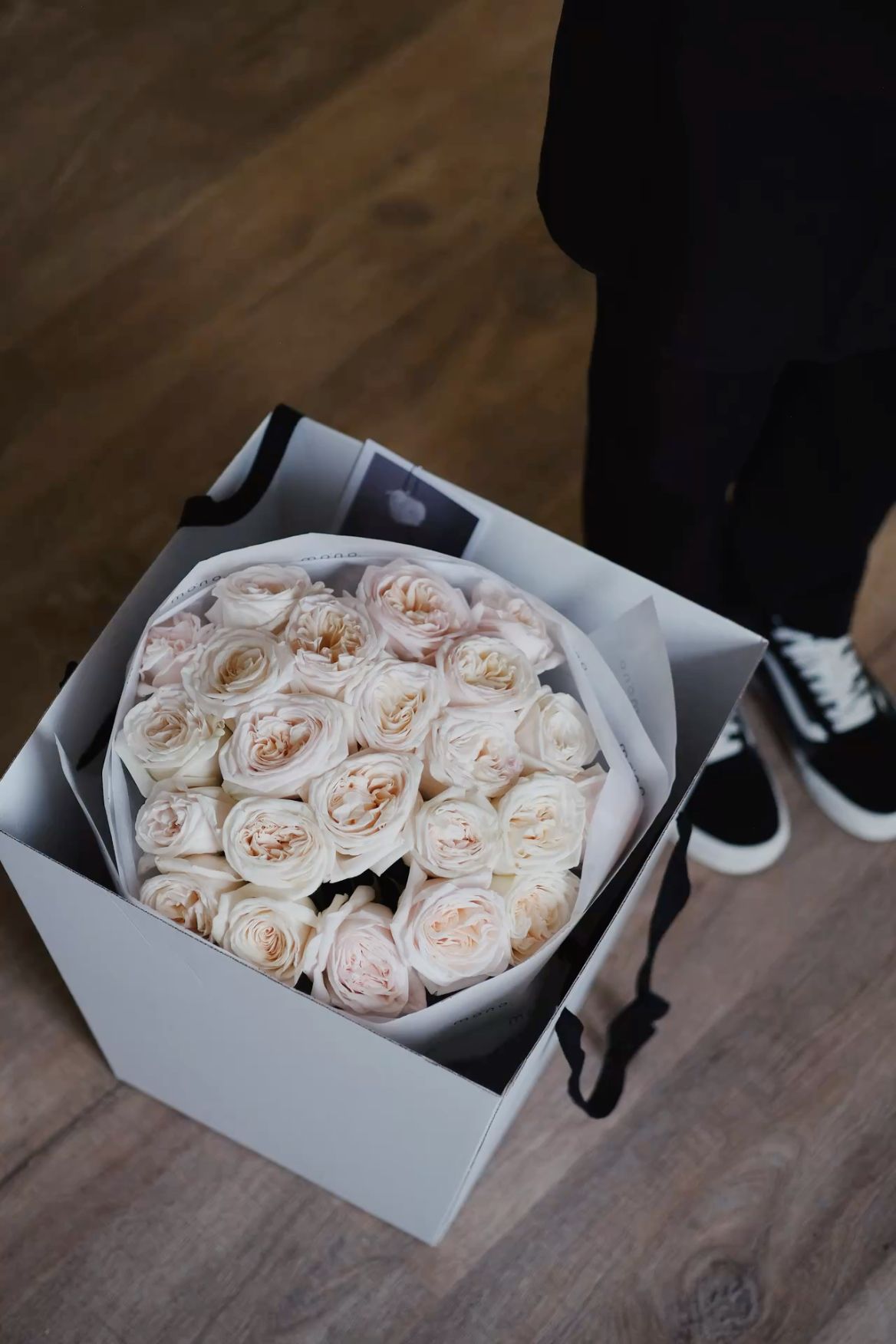 Cozy mono bouquet 🌺