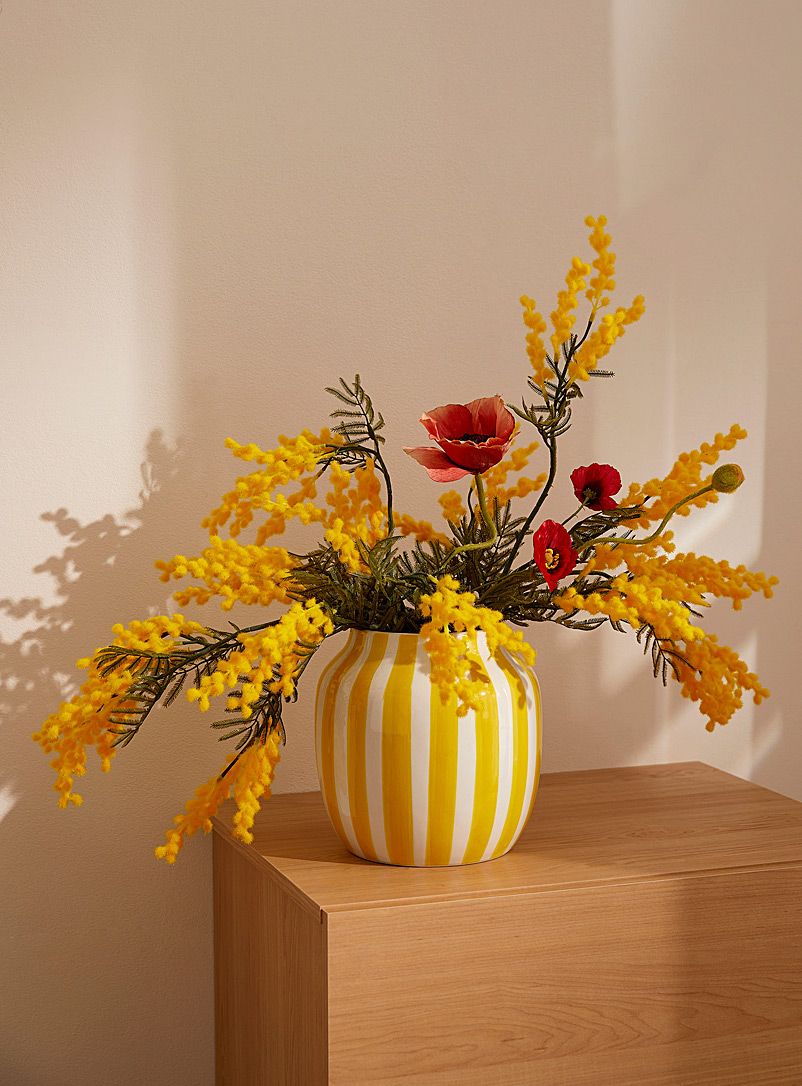 Cozy floral decor 🌺