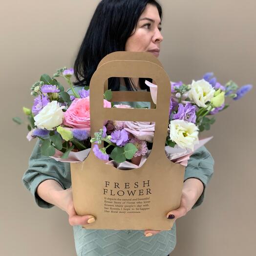 Crafts with elite flowers and dried flowers