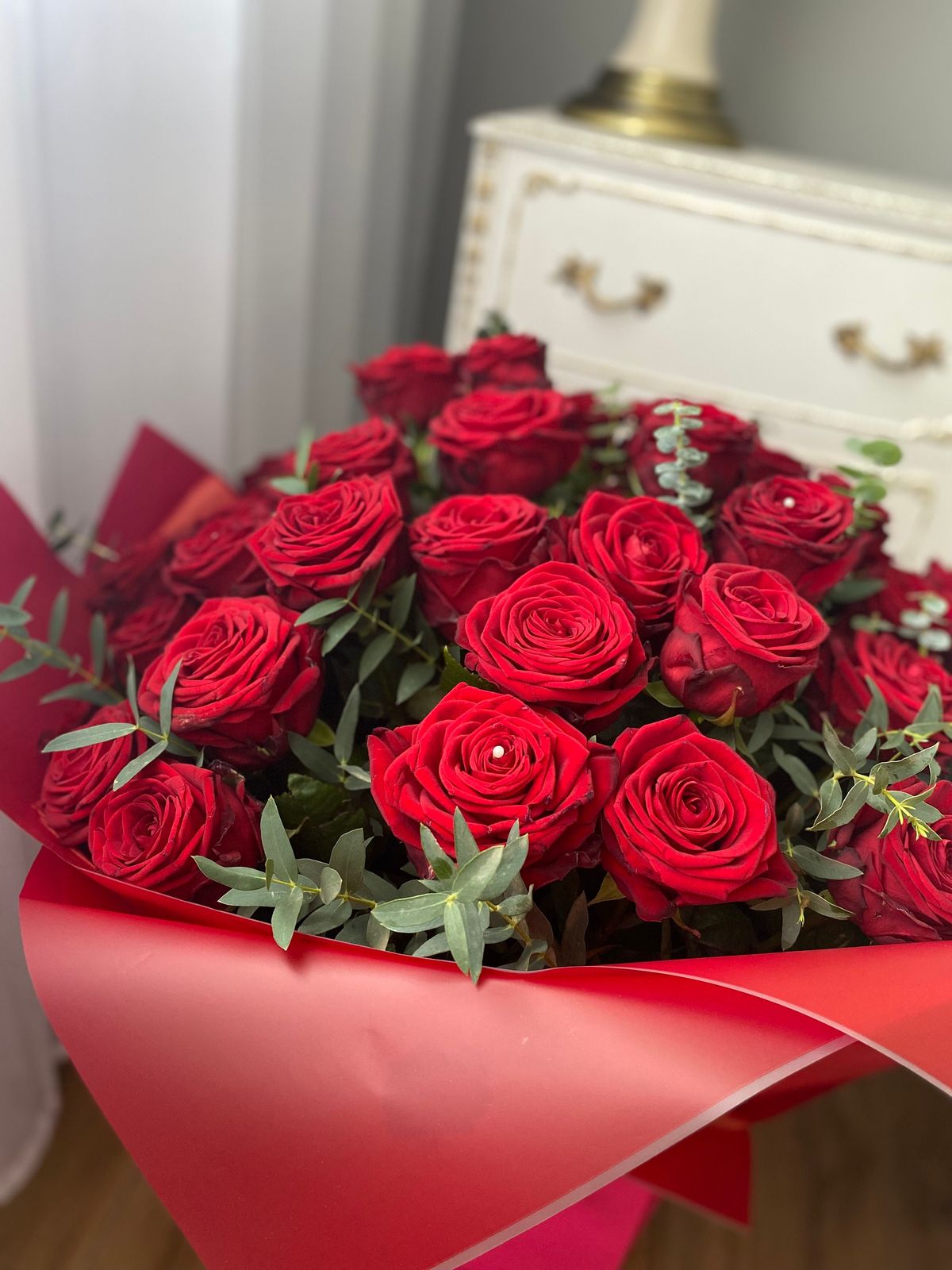 11 red roses