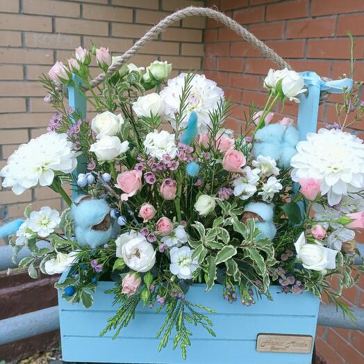 Цветы в коробке