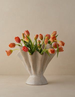 Cozy floral decor 🌺