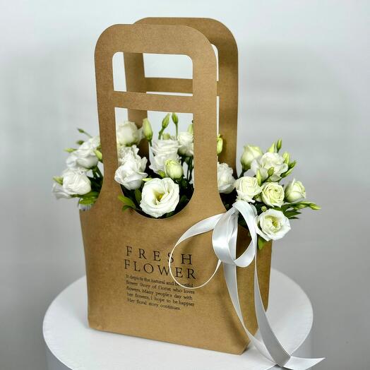 A handbag with eastoma