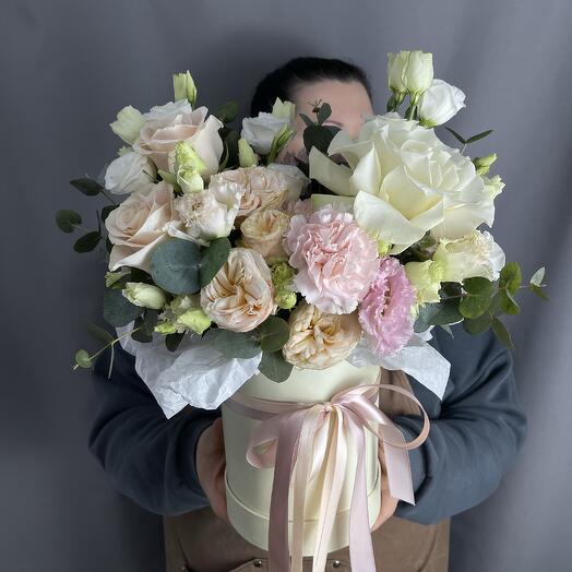 Цветы в коробке «Самый нежный букет» ( розы в коробке)