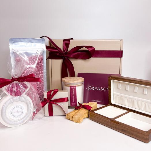 ПОДАРОЧНЫЙ БОКС ДЛЯ САМЫХ ЛЮБИМЫХ