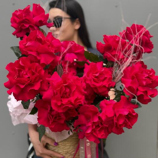 Premium basket: French roses, turned