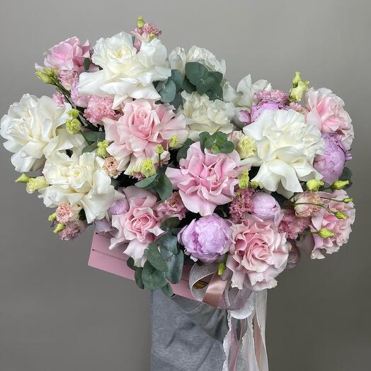 Fragrant box with peonies💗