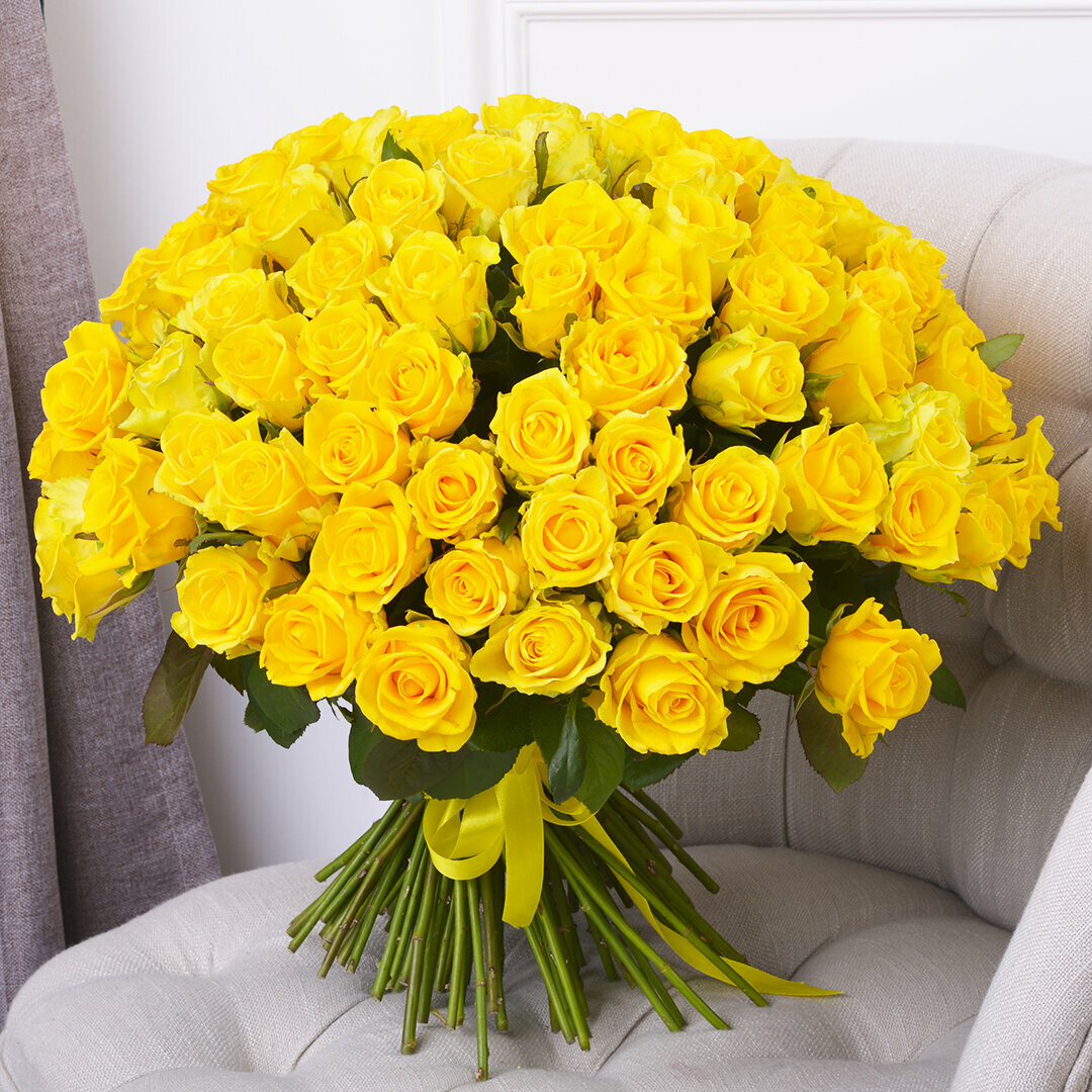 7 yellow roses