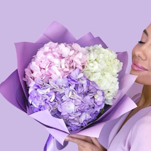 Bouquet of hydrangea trio️️
