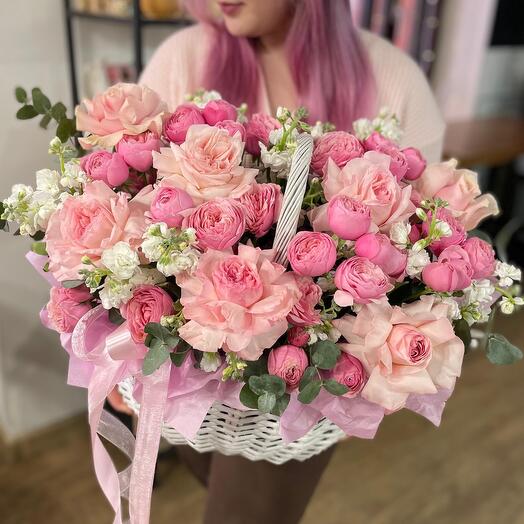 🌸Корзина «Кружево» из разных сортов роз, маттиолы и эвкалипта