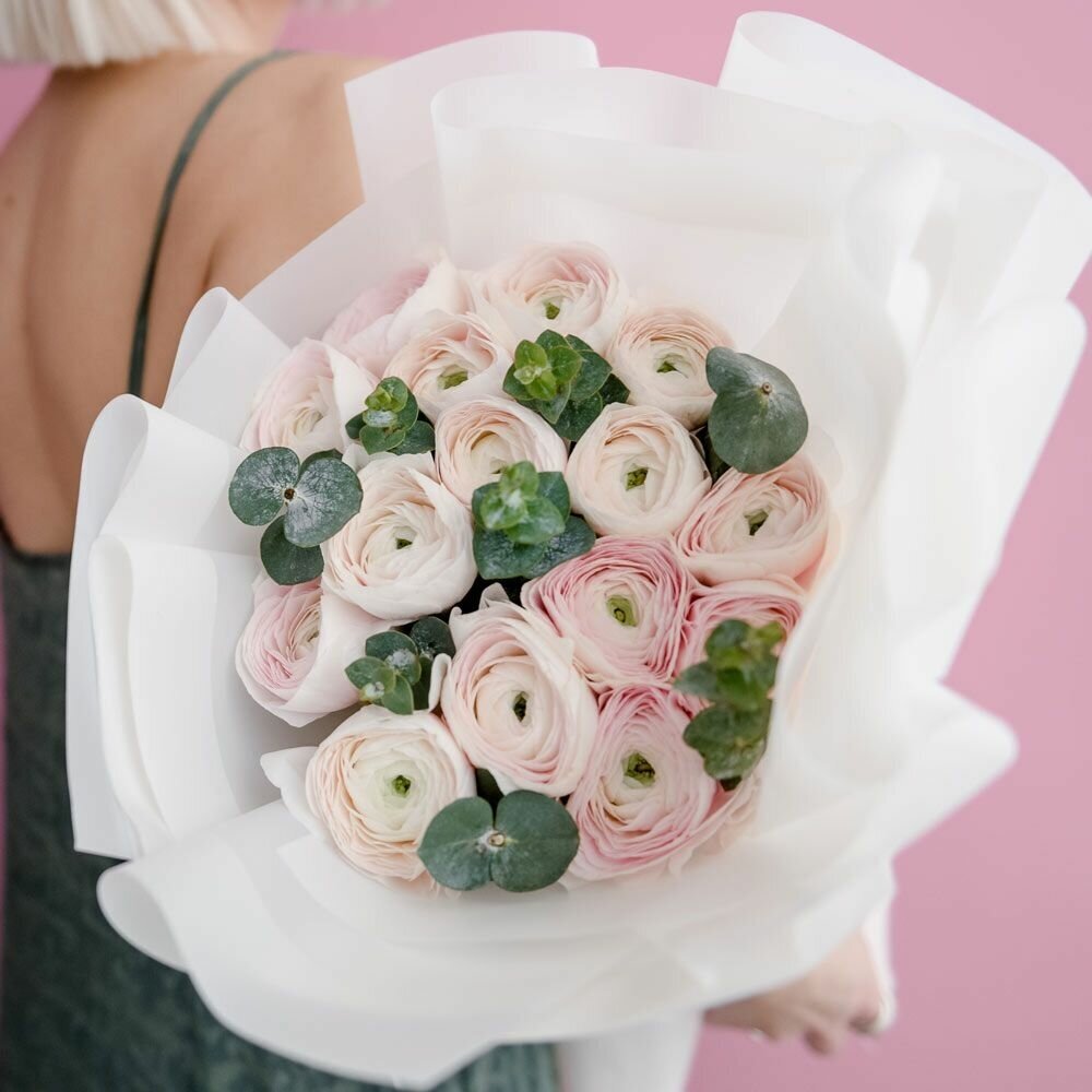 15 ranunculus