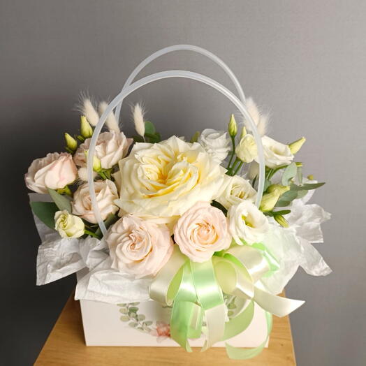 Delicate bag with flowers