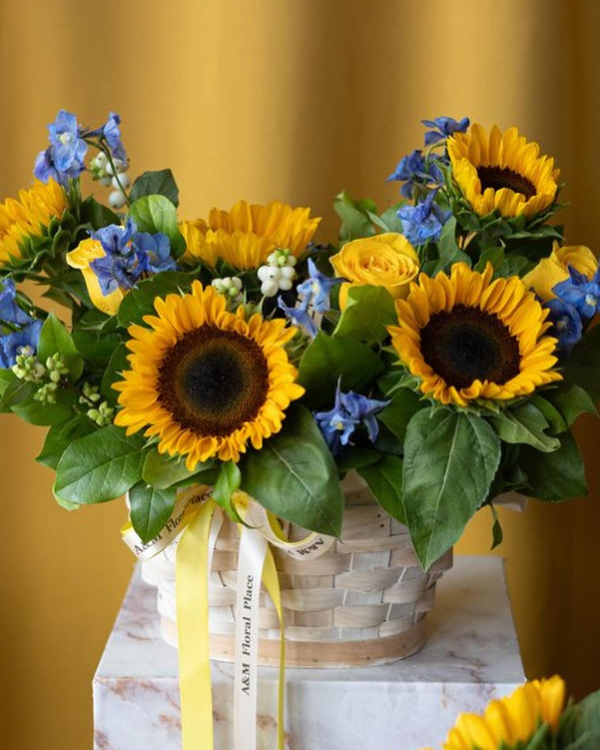 Роскошная цветочная корзина 🌸