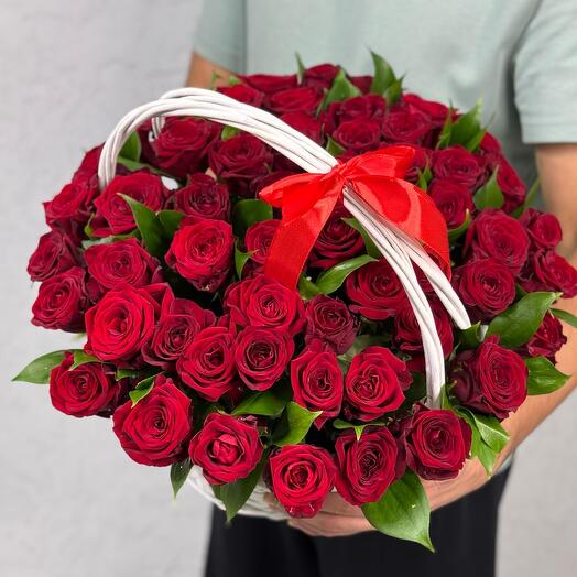 Красная Роза в корзине