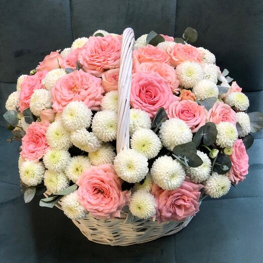 Basket with flowers (bushrose and bush chrysanthemums