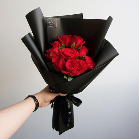 Весенняя композиция из цветов 🌼