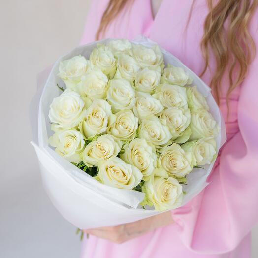 25 белых роз